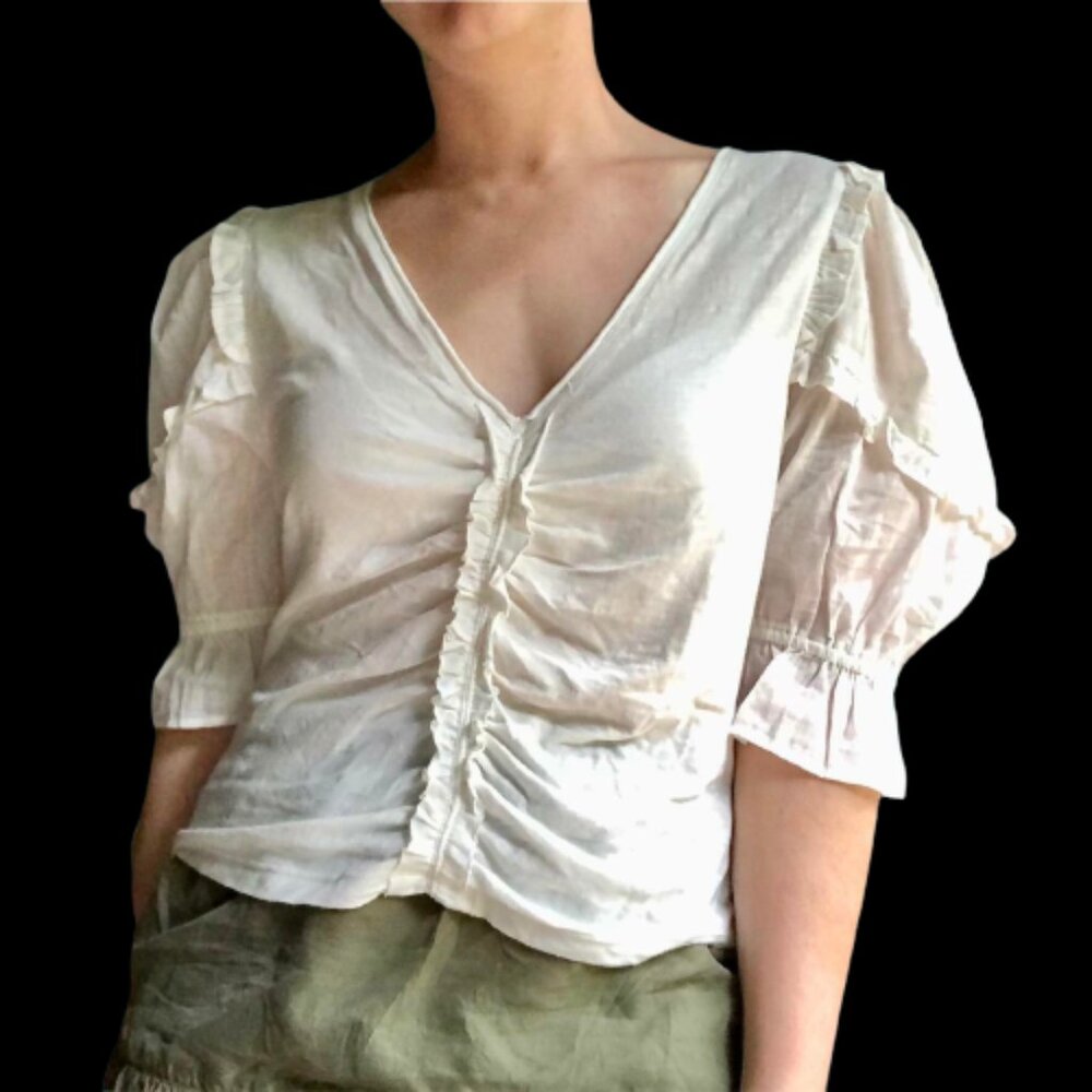 Anthropologie Dreamy White Ruched Ruffle Peasant Top. Size XS.
